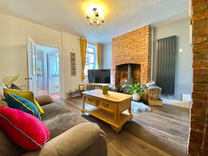 Lounge- click for photo gallery